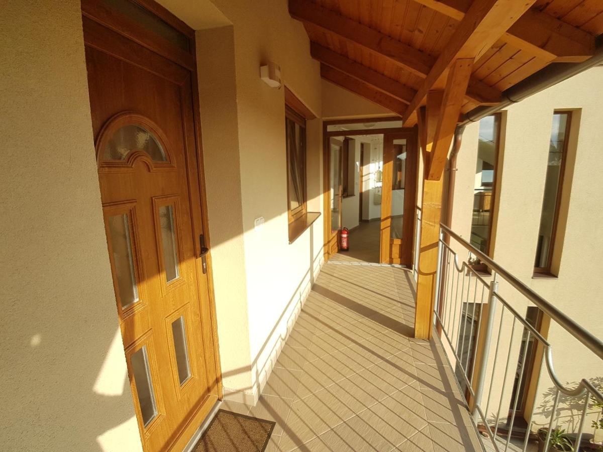 Dorci Apartman Кестели Екстериор снимка